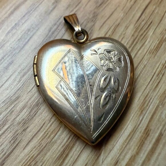 Large Antique Gold Filled Locket - Picture 1 of 5